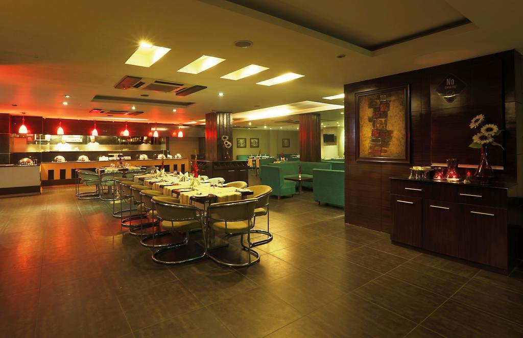 Corporate Regency Hotel Új-Delhi Kültér fotó
