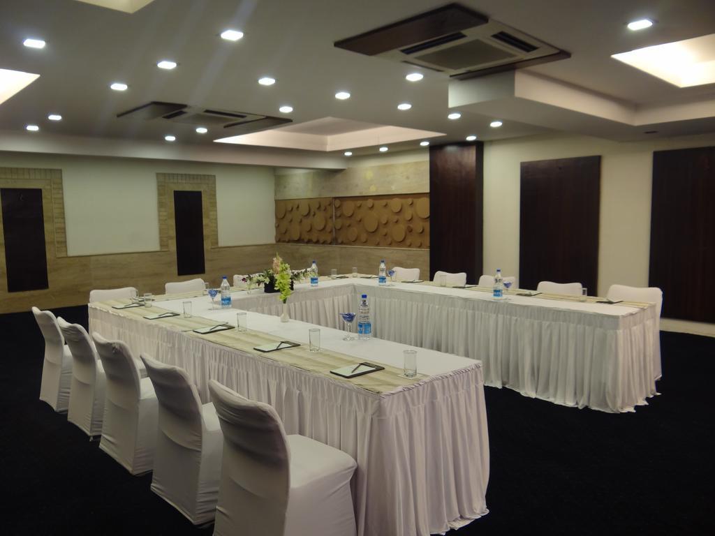 Corporate Regency Hotel Új-Delhi Kültér fotó