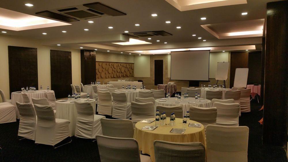Corporate Regency Hotel Új-Delhi Kültér fotó