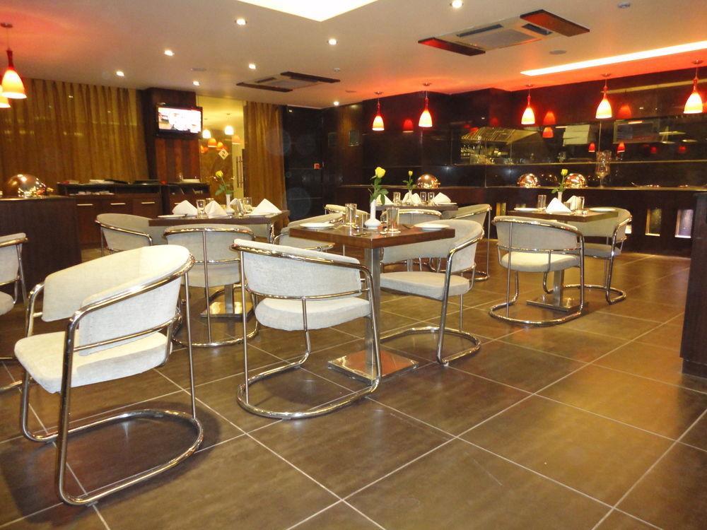 Corporate Regency Hotel Új-Delhi Kültér fotó