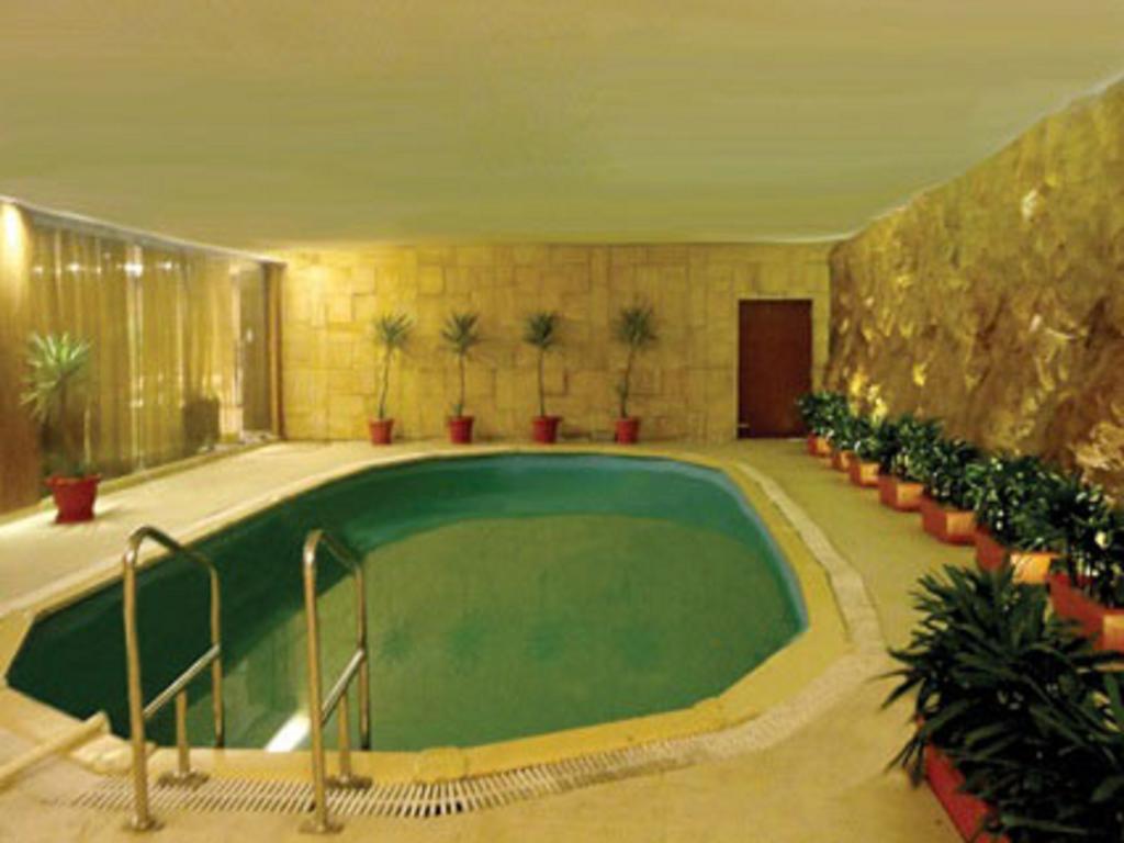 Corporate Regency Hotel Új-Delhi Kültér fotó